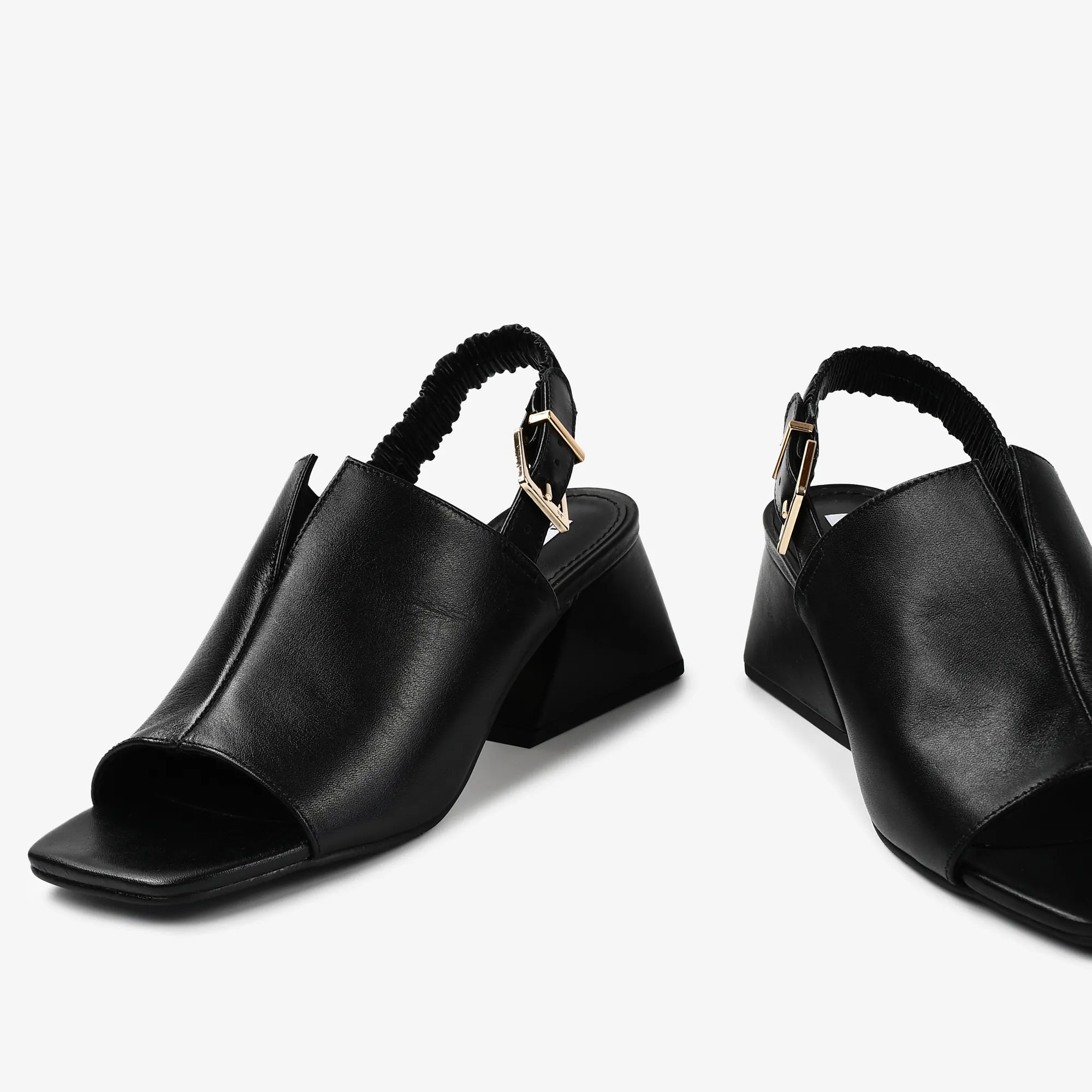 Sandália Preto Tira Ajustável Salto Médio Couro